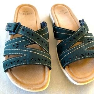 EARTH ORIGINS SANDRA WOMEN’S COMFORT SLIDE SANDAL. SIZE 6